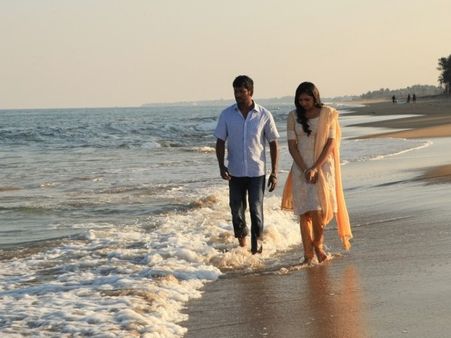 Naan Sigappu Manithan First Day Collection At Box Office