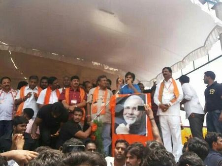 Photos: Pawan Kalyan Campaigns For BJP In Kolar