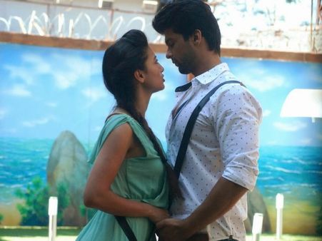 Kushal Tandon Post Khatron Ke...: Gauhar And I Are Too Young To Get Married; We Are Just In Love!