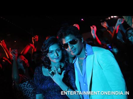 Damaal Dumeel Review