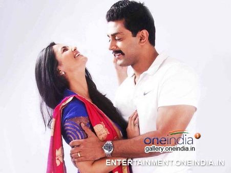 Jai Ho Actress Daisy Shah Photoshoots With Raghu Mukherjee For Aakramana