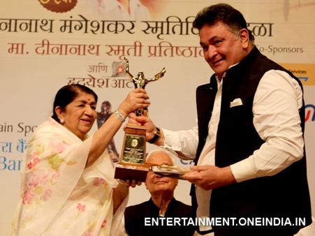 See pics: Lata Honours Rishi Kapoor, Zakir Hussain, Anna