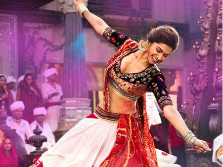 Deepika Padukone Denies Being In Bhandarkar's Project