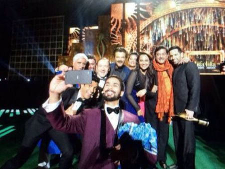 Ellen's Selfie Inspires Bollywood Celebs