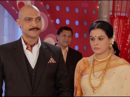 Iss Pyaar Ko Kya Naam Doon 2: 26th April; A Villain In Disguise