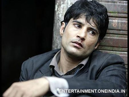 Actor Rajeev Khandelwal Injured In Car Accident!