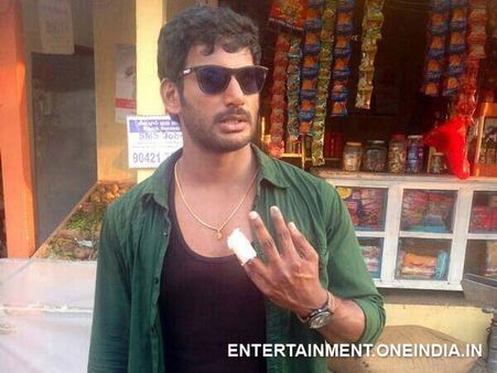Vishal Seriously Injured On the Sets Of Poojai!