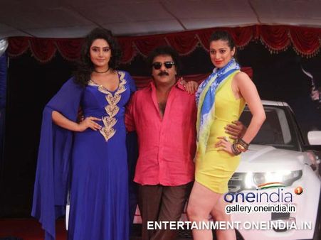 Photos: Ravichandran’s Ramp Walk With Ragini Dwivedi, Lakshmi Rai