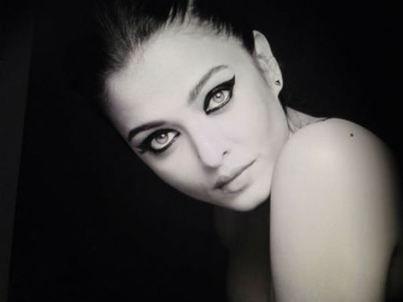 Man Claims Affair With Aishwarya Rai; Alleges Mental Stress