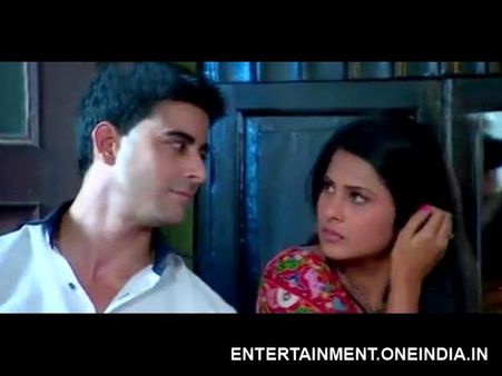 Saraswatichandra: 19th May; Saras To Go To Mumbai Without Kumud?