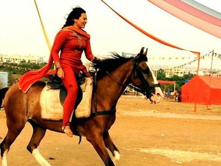 What Is Sonakshi Sinha's Best Time Pass Off The Shoots?