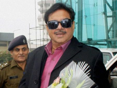 Shatrugan Sinha Hospitalised For Check Up