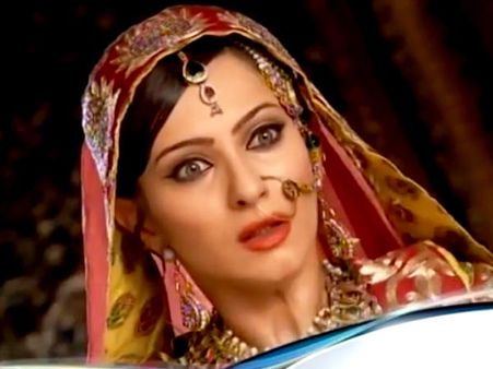 Jodha Akbar: 27th May; Rukhaiya Furious Over Jalal-Jodha's Union (Pics)