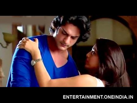 Saraswatichandra: 28th May; Kabir Brings Home The Wrong Anushka! (Pics)