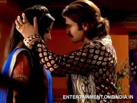 Jodha Akbar: 28th May; Jodha Agrees To Be Rukhaiya's Serving Maid, Jalal Impressed! (Pics)