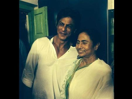 SRK Celebrates KKR's Win With Fish Fry At Didi's Home