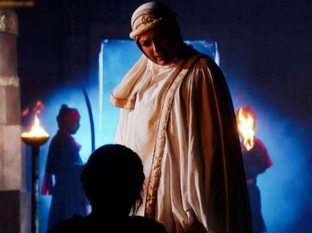 Jodha Akbar: 30th May; Maha Manga's Captive Is A Woman With Valuable Secret (Pics)