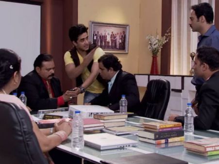 Yeh Hai Mohabbatein: 31st May; Bala Trapped By Romi (Pics)