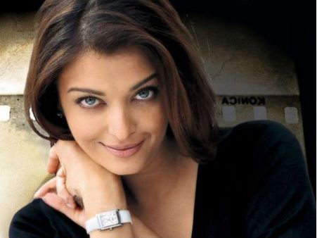 See Pics: Aishwarya Rai In London