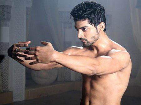 Gurmeet Choudhary To Train In Gymnastics For Bollywood Debut!