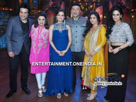 Pictures: Bobby Jasoos Promotions On Entertainment Ke Liye...With Vidya Balan, Dia Mirza, Farah...!