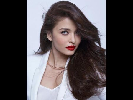 Aishwarya Receives An Invitation From British PM!