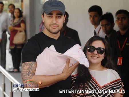 How Imran Khan's Baby Called A Family Outing At Hospital!