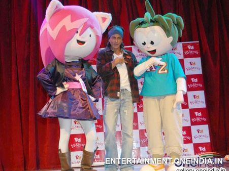 See Pics: Shahrukh Khan Celebrates Father's Day In Style!