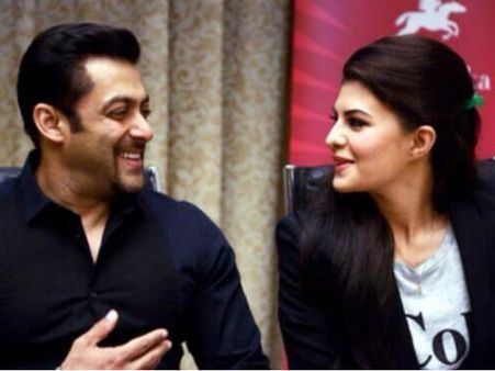 Jacqueline Fernandez Feels Pressurized Compared To Zeenat Aman