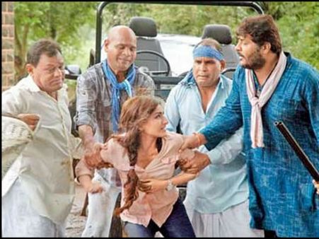 Chaarfutiya Chhokare Trailer Launched: Watch Video