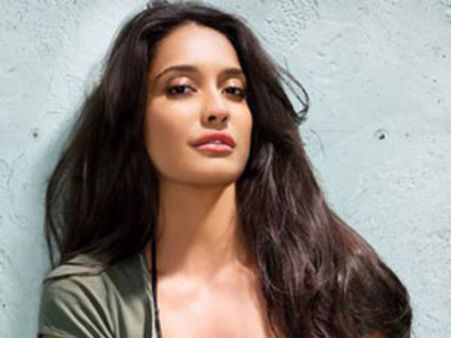 Dusky Lisa Haydon Endorses Myntra