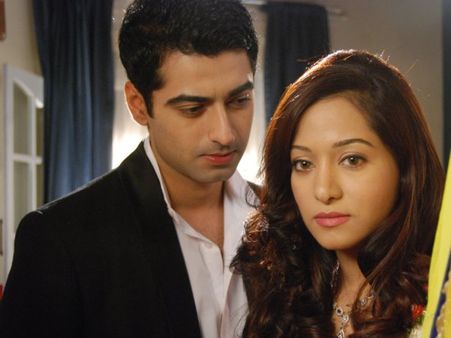 Beintehaa: 24th June; Aaliya Arranges Zubbu’s Bail; Suraiya Furious