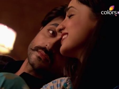 Rangrasiya: 25th June; Paro-Rudra Recall His Childhood Memories Through Photos!