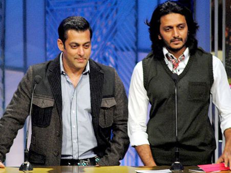 Salman Khan Makes A 'Gracious Offer' To Riteish Deshmukh