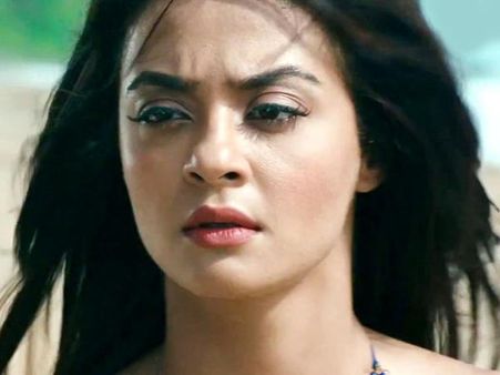Hate Story 2: Surveen Chawla Suffers Trauma Post Sexual Scene