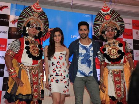 Alia, Varun Dancing 'Classical' Style In Bangalore