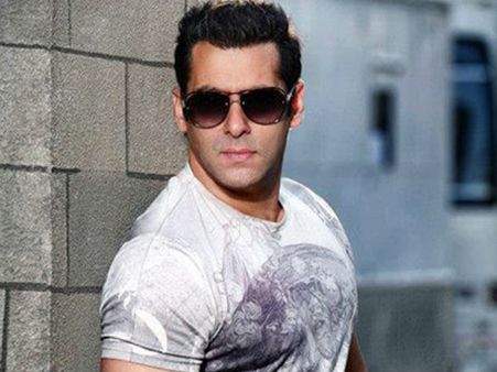 Salman Khan Finds Twitter, Facebook 'Bakwaas'