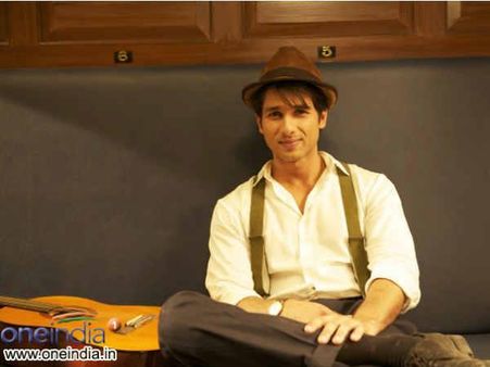 Best Tweets Of Bollywood Celebs On FIFA World Cup