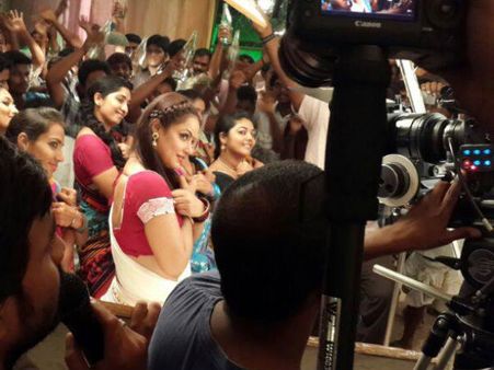 Pics: Neetu Chandra Dons Half Saree For Special Number