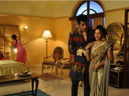 Qubool Hai: 14th July; Nida Uses Chemical To Paralyze Tanveer