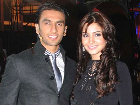 REALLY? Ranveer Singh Reveals Dil Dhadakne Do Plot!