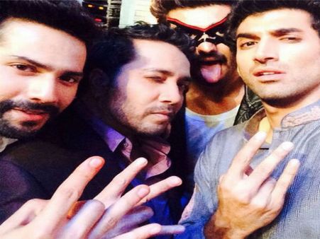 Arjun Kapoor Clicks Selfie In Salman Khan's Kick Look!