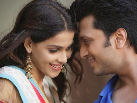 Romantic Pics Of The Expecting Parents, Ritesh And Genelia