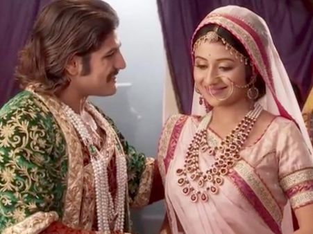 Jodha Akbar: Nigaar Gets Maha Manga Caught, Jalal Announces Jodha's Pregnancy
