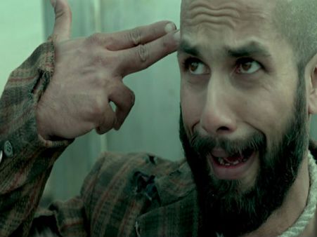 Shahid Kapoor Impresses Director By Crying!
