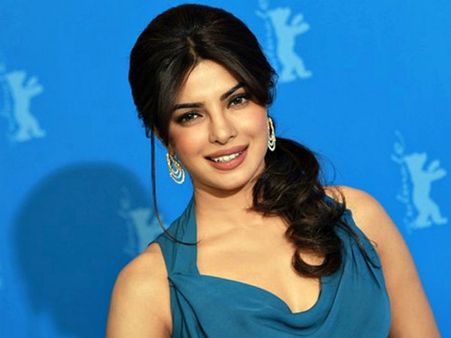 Priyanka To Play Sahir Ludhianvi's Love Interest In Biopic