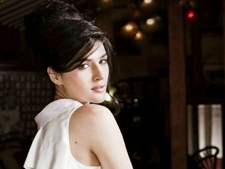 Kriti Sanon To Pair Opposite Sidharth Malhotra In Next!