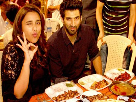 Aditya Roy Kapur-Parineeti Chopra 'Daawat' On Ramzan Special Food (Pics)
