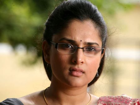 Ramya Demands Equal Pay For Actresses