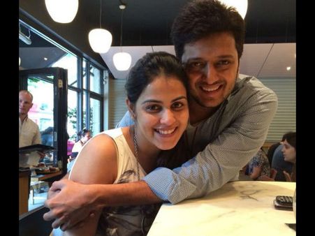 Hubby Ritesh Wishes Genelia With A Cute Pic!